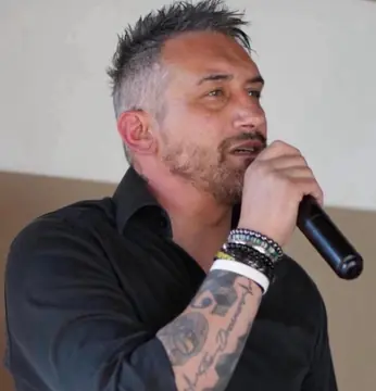 Mirko con capelli